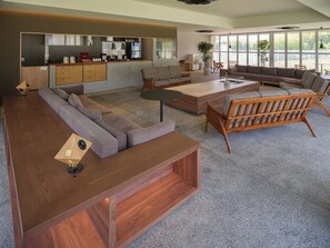 Living area - Hotel Biwa Dog (Hikone)