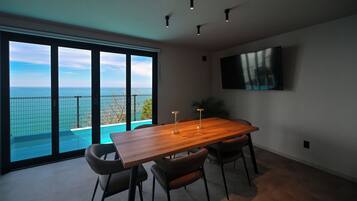 تناول الطعام