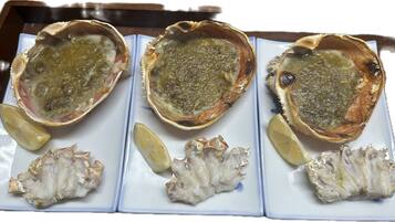 Thức ăn và đồ uống