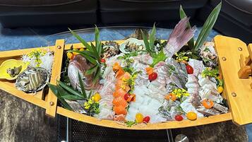 Thức ăn và đồ uống