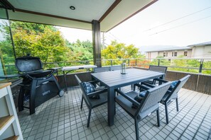Outdoor dining - Villa Tombo Hakone (Hakone)