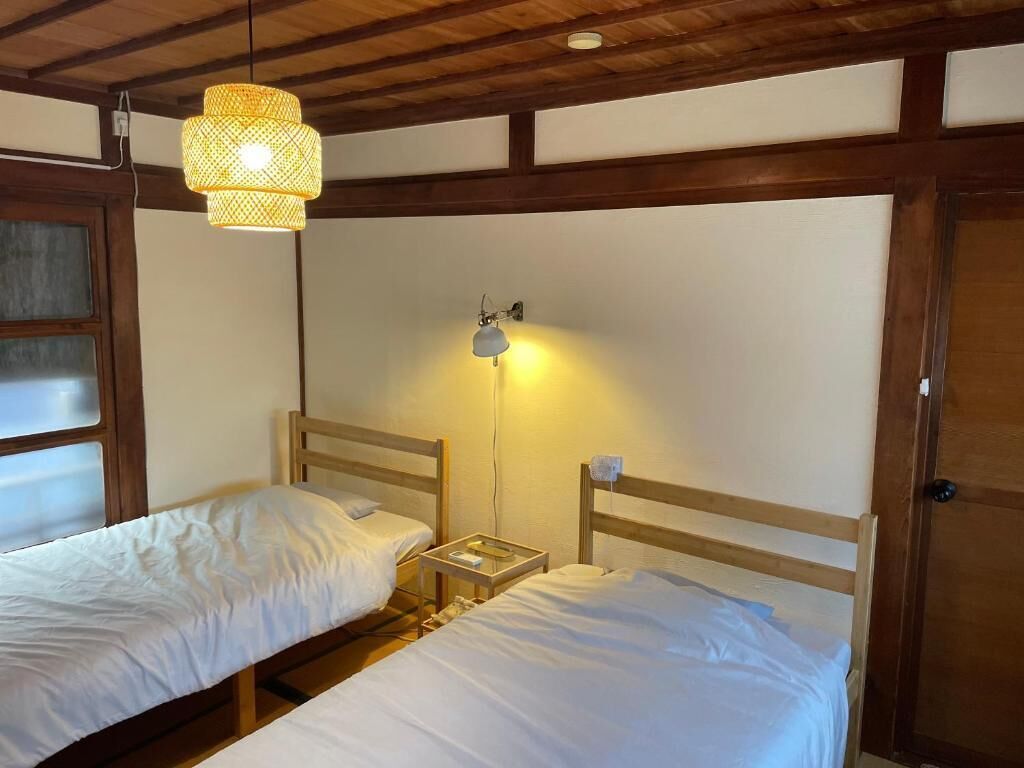 Zweibettzimmer | Zimmersafe, Verdunkelungsvorhänge, kostenloses WLAN