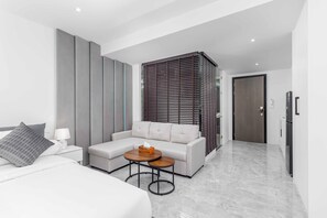 Apartment | Free WiFi - 1BR w Pool Gym near Nai Harn C266 (Rawai)