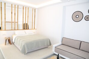 スーペリア スイート | ノートパソコン用作業スペース、遮光カーテン、アイロン / アイロン台、WiFi (無料)