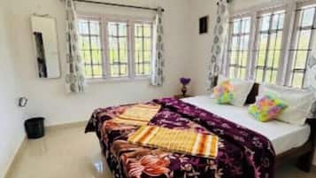 Desk, laptop workspace, free WiFi