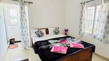 Deluxe Room | Desk, laptop workspace, free WiFi