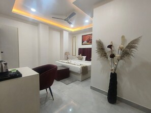 Premium-herbergi | Rúmföt af bestu gerð, rúm með memory foam dýnum, míníbar