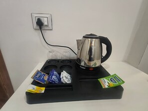 Coffee and/or coffee maker - Bisaka Hotel (Patna)