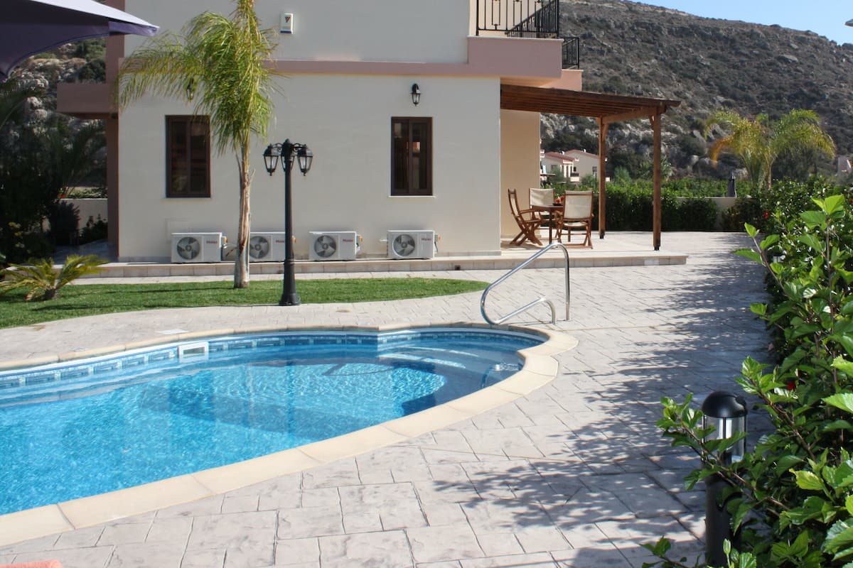 Villa, 2 Bedrooms, Private Pool, Mountain View | Pool