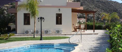 Villa, 2 Bedrooms, Private Pool, Mountain View | Pool