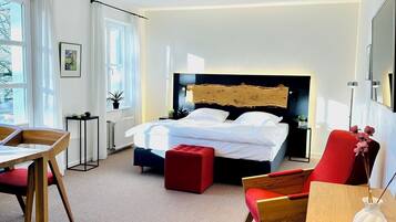 Blackout drapes, soundproofing, iron/ironing board, free WiFi