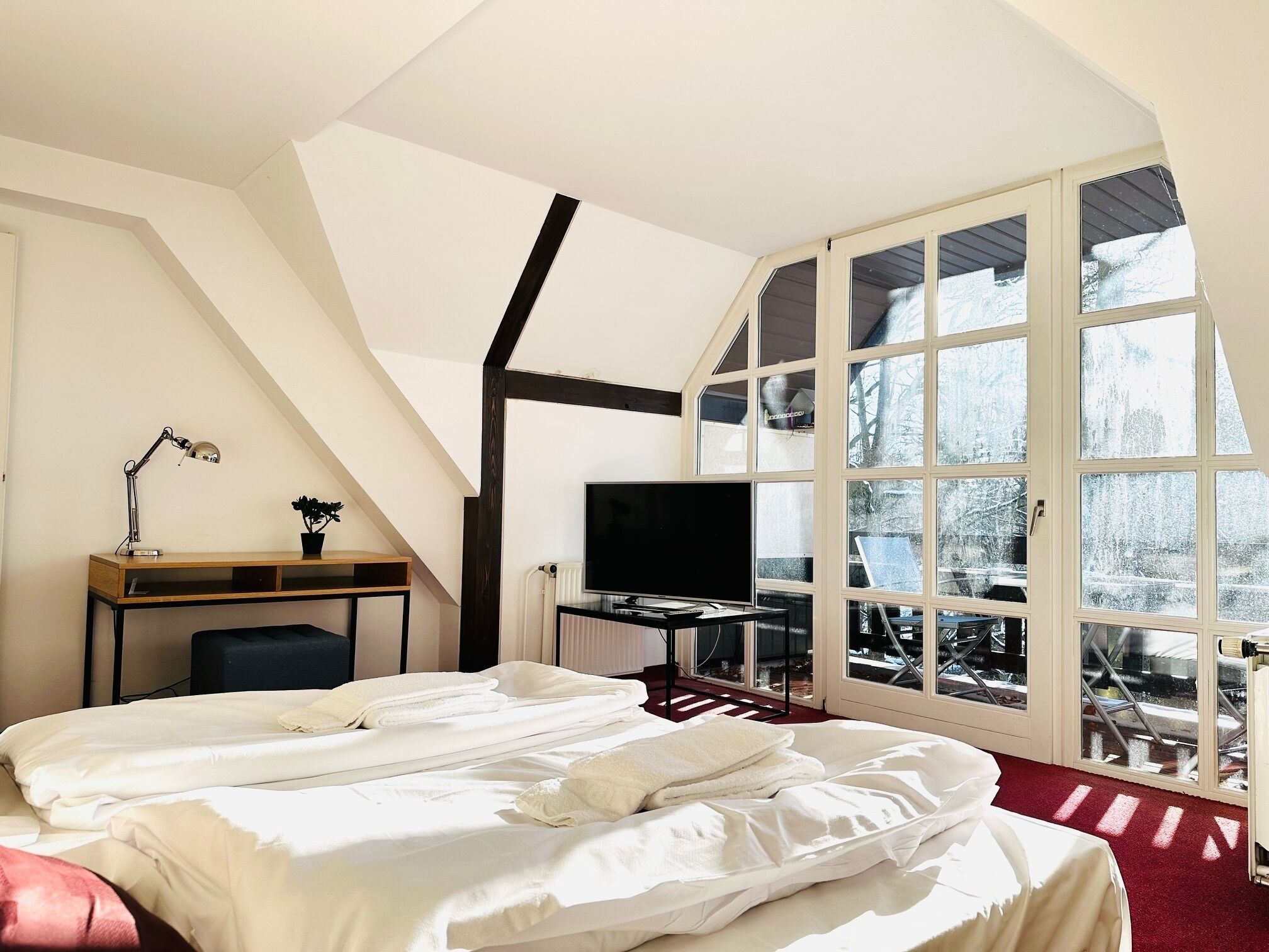 Classic Condo, Multiple Beds, Balcony