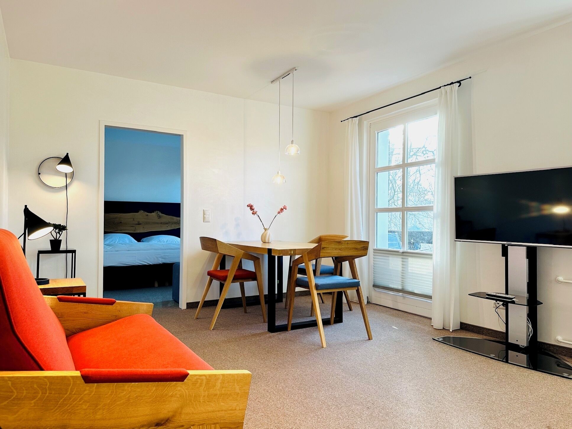 Comfort Condo, 1 King Bed with Sofa bed, Balcony, Park View | Interior