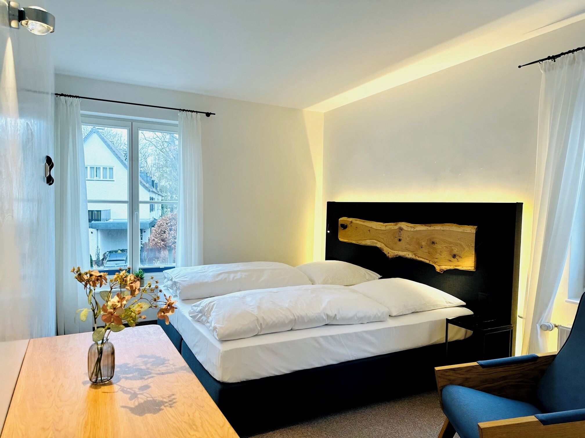 Comfort Condo, 1 King Bed with Sofa bed, Non Smoking, Balcony