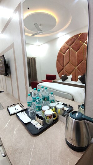 Deluxe Double Room | Desk, laptop workspace, free WiFi - Hotel Kesar (Chitrakoot)