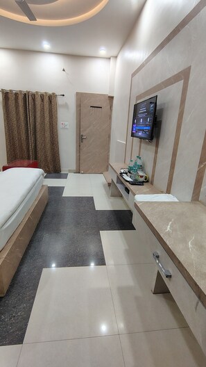 华丽双人房 | 办公桌、笔记本电脑工作区、免费 WiFi