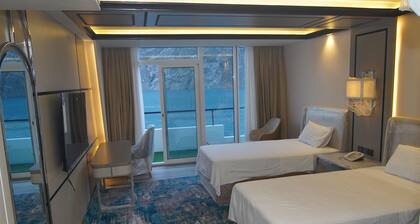 Road & Story Hotel & Resort