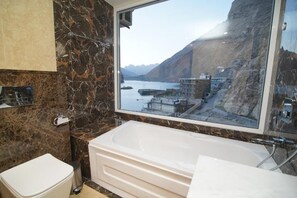 Slippers, towels, soap, shampoo - Road & Story Hotel & Resort (Hunza)