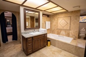 Shower, hair dryer, towels - Huge Lux Large Lot Estate Home, Heated*Pool+Spa (Las Vegas)