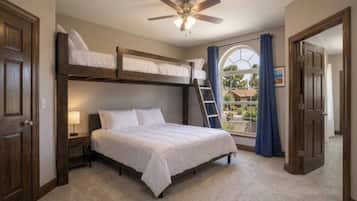 5 bedrooms, desk, iron/ironing board, travel crib