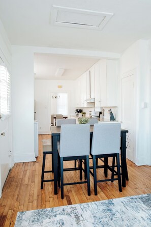 Dining - Charming 2BR | Pet-Friendly + Fast WiFi (Montgomery)