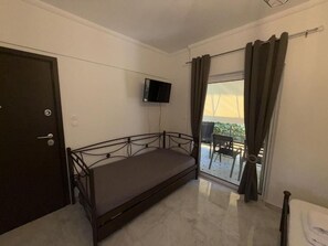 Comfort Apartment, Balcony, Courtyard View - Seawave (Markopoulo Mesogaias)