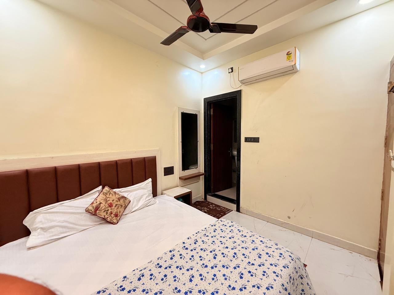 Kamar Double Standar