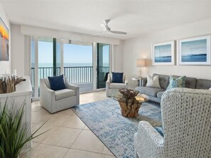 Smart TV - Luxurious beachfront Penthouse retreat Panoramic Views!! (Marco Island)