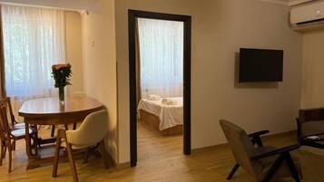 Pimennysverhot, äänieristys, silitysrauta/-lauta, ilmainen Wi-Fi