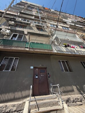 Appartement Familial, 2 chambres, cuisine, vue cour intérieure | Détail de l’extérieur