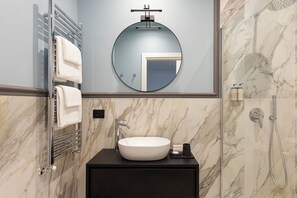 Hair dryer, towels, soap, toilet paper - Helvetia 34 (Baveno)