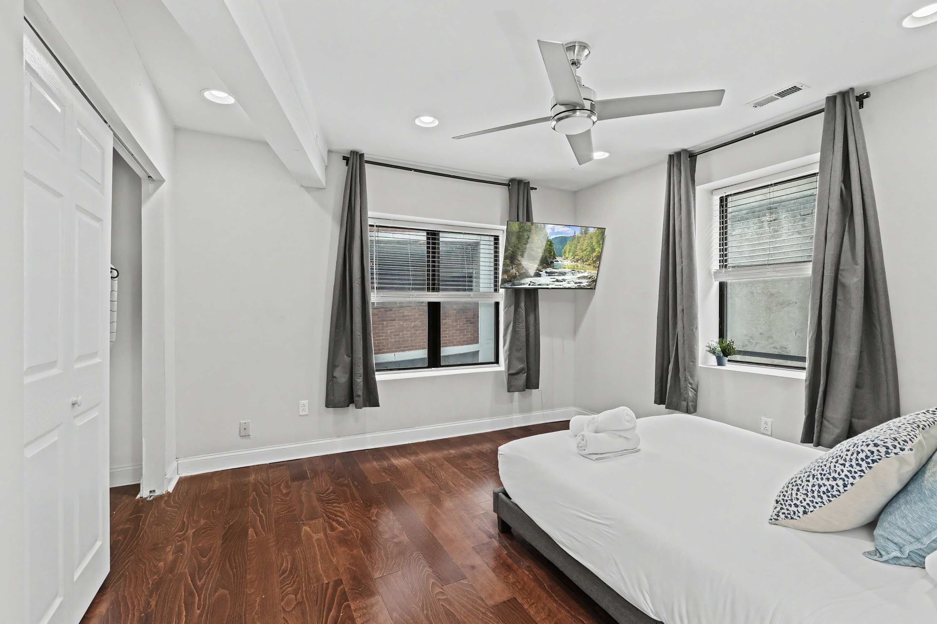 3 bedrooms, WiFi, bed sheets