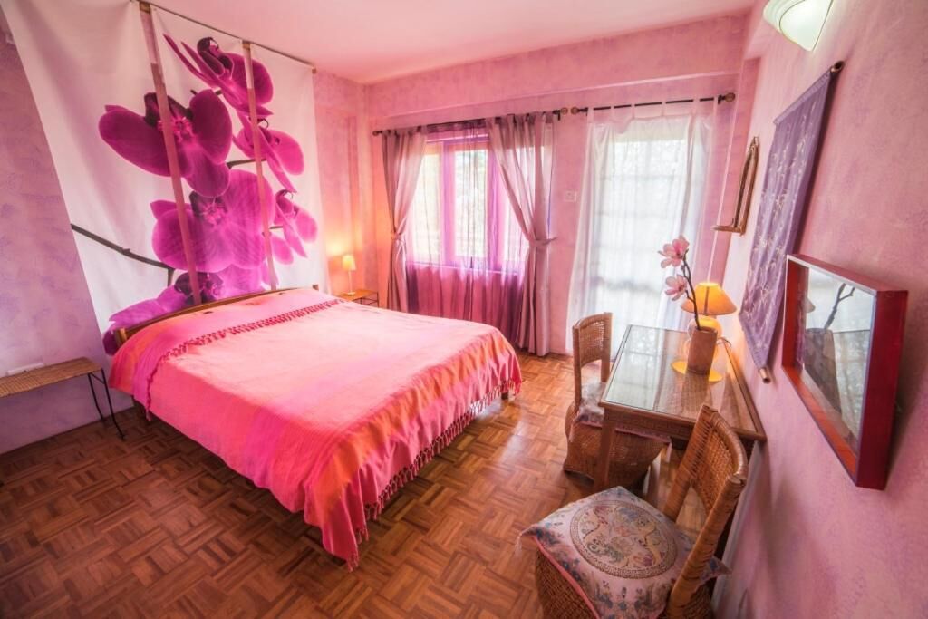 Kamer, 1 twee- of 2 eenpersoonsbedden, balkon, uitzicht op stad