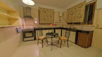 Appartement, balkon | Privékeuken