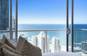 Interior - Luxury 3BR Ocean View Apartment | Walk to Beach (Surfers Paradise)