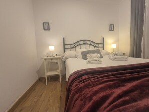 3 bedrooms, iron/ironing board, free WiFi, bed sheets - 1A169 3 bedroom apartment in Gijón (Gijón)