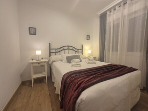 3 bedrooms, iron/ironing board, free WiFi, bed sheets - 1A169 3 bedroom apartment in Gijón (Gijón)