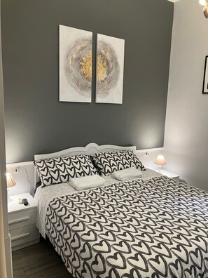 Phòng đôi hoặc 2 giường đơn Deluxe | Bàn, khu vực làm việc phù hợp cho laptop 