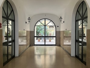 Interior entrance - Conte Residence (Rome)