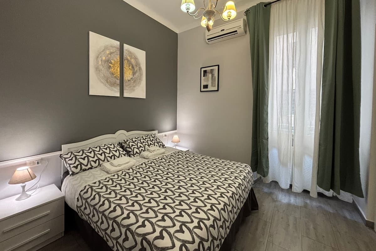 Deluxe Room | Desk, laptop workspace, free WiFi