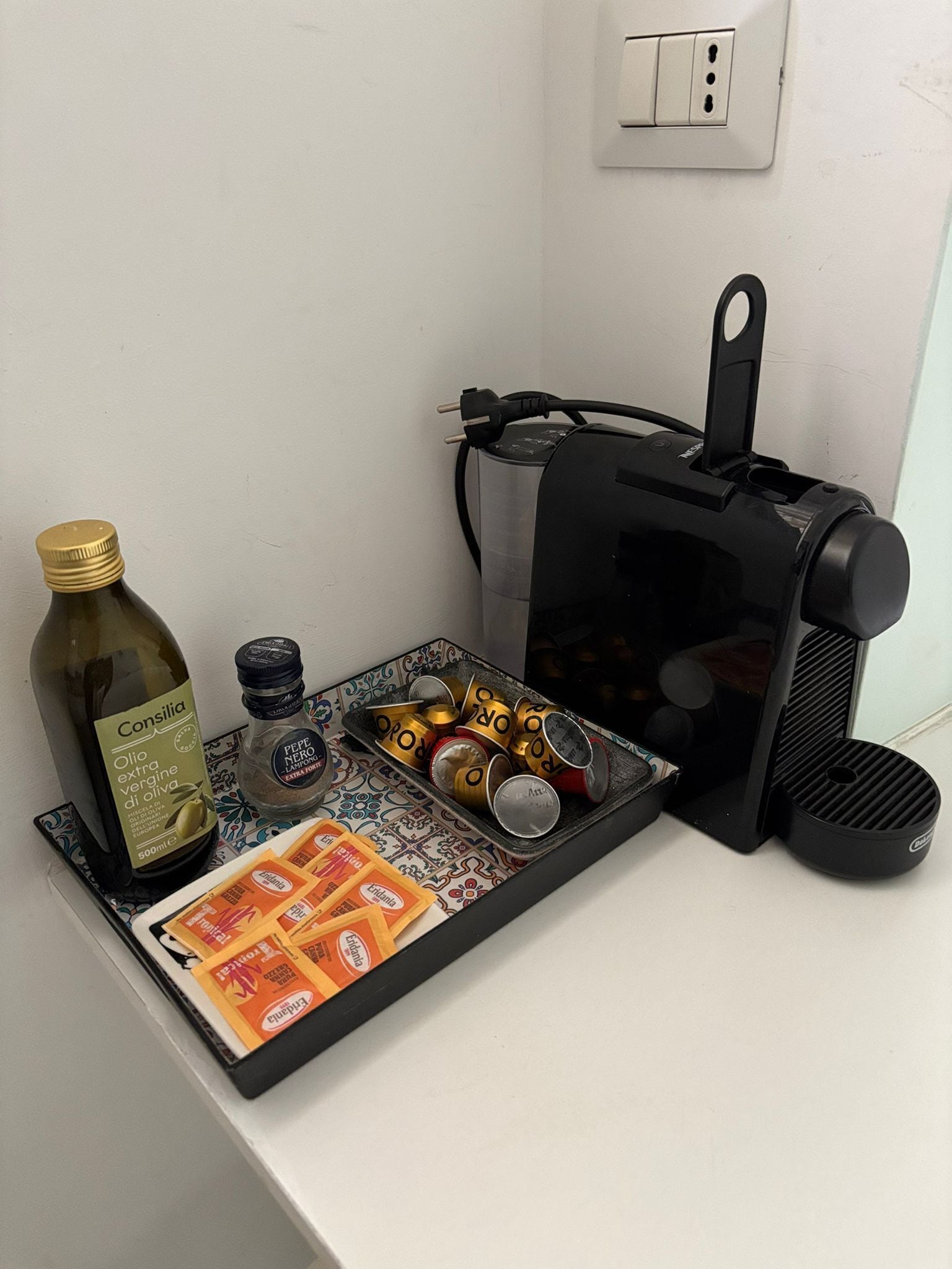 Deluxe Room | Shared kitchen facilities | Electric kettle