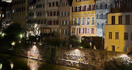 Stadtnahes Gästezimmer im Penthouse bei Esi in Tübingen
