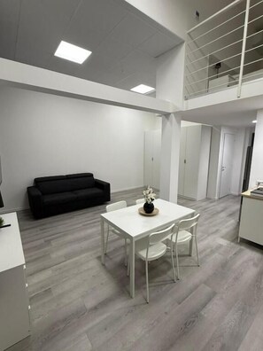 Deluxe Duplex | Interior
