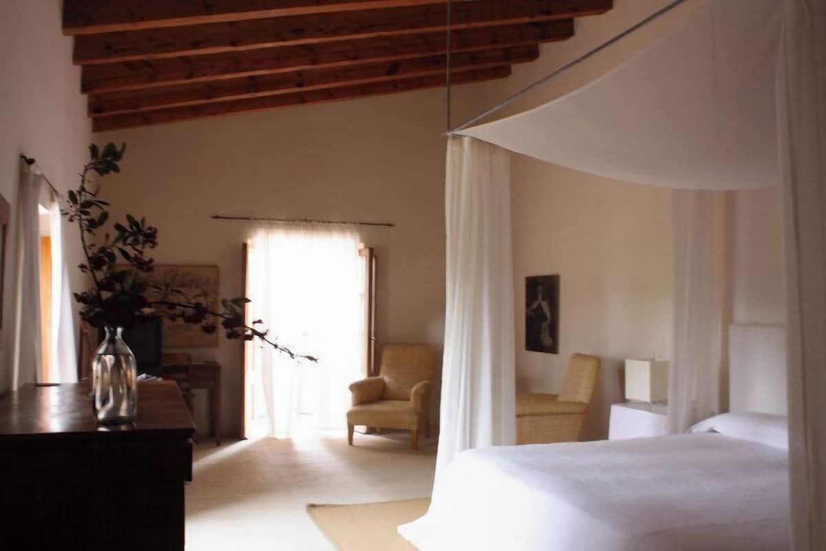 Suite junior, balcón, vistas al jardín | Caja fuerte y wifi gratis