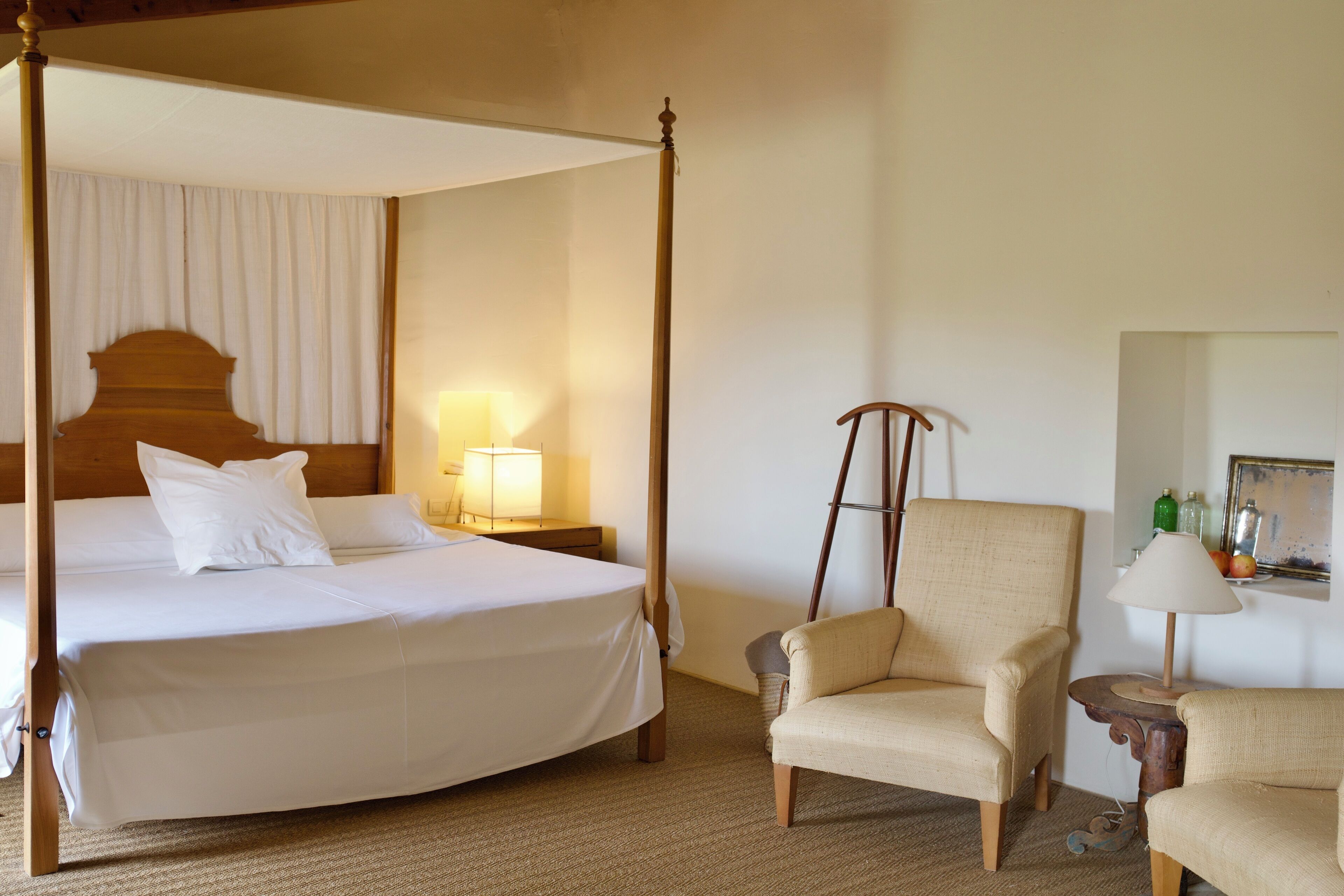 Junior-Suite, Balkon, Gartenblick | Zimmersafe, kostenloses WLAN