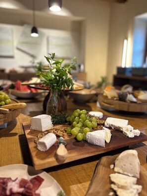 Free daily full breakfast