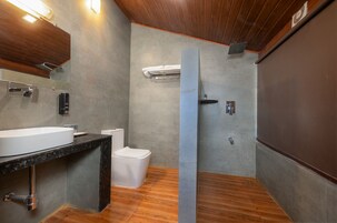 Ducha, artículos de tocador gratuitos, toallas, jabón