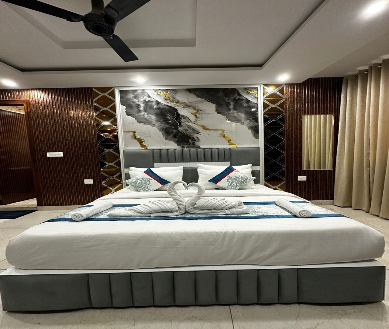 Soundproofing, free WiFi