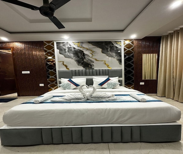 Royal Room | Soundproofing, free WiFi