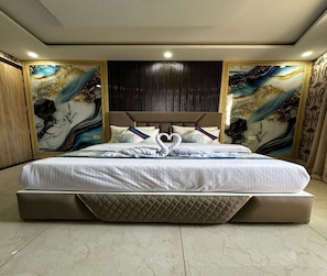 Signature Room - Minta Hotel and Banquet (Noida)